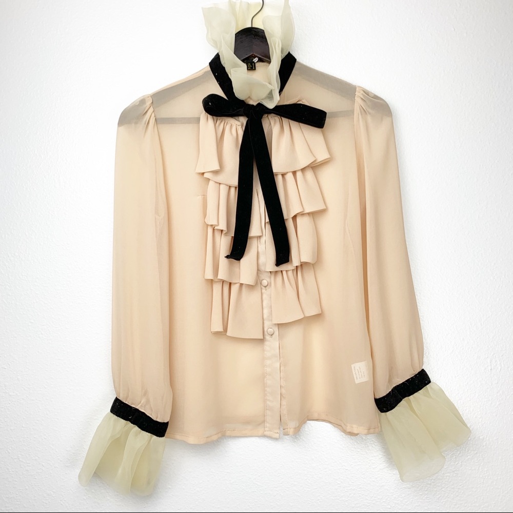 RUFFLE BLOUSE